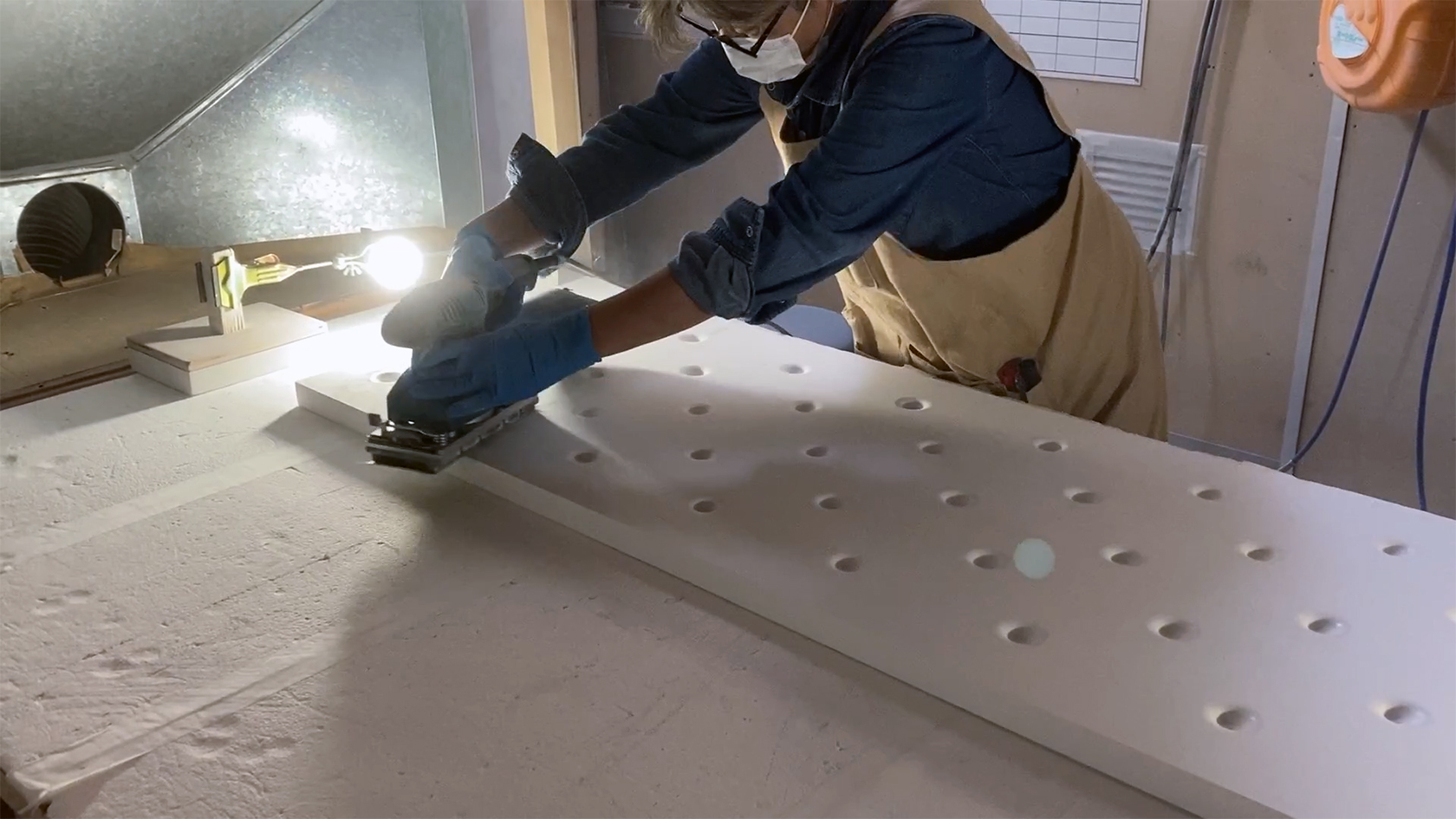 サンダーによる粗研ぎ
